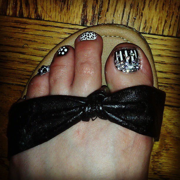 black and white glitter toe nails
