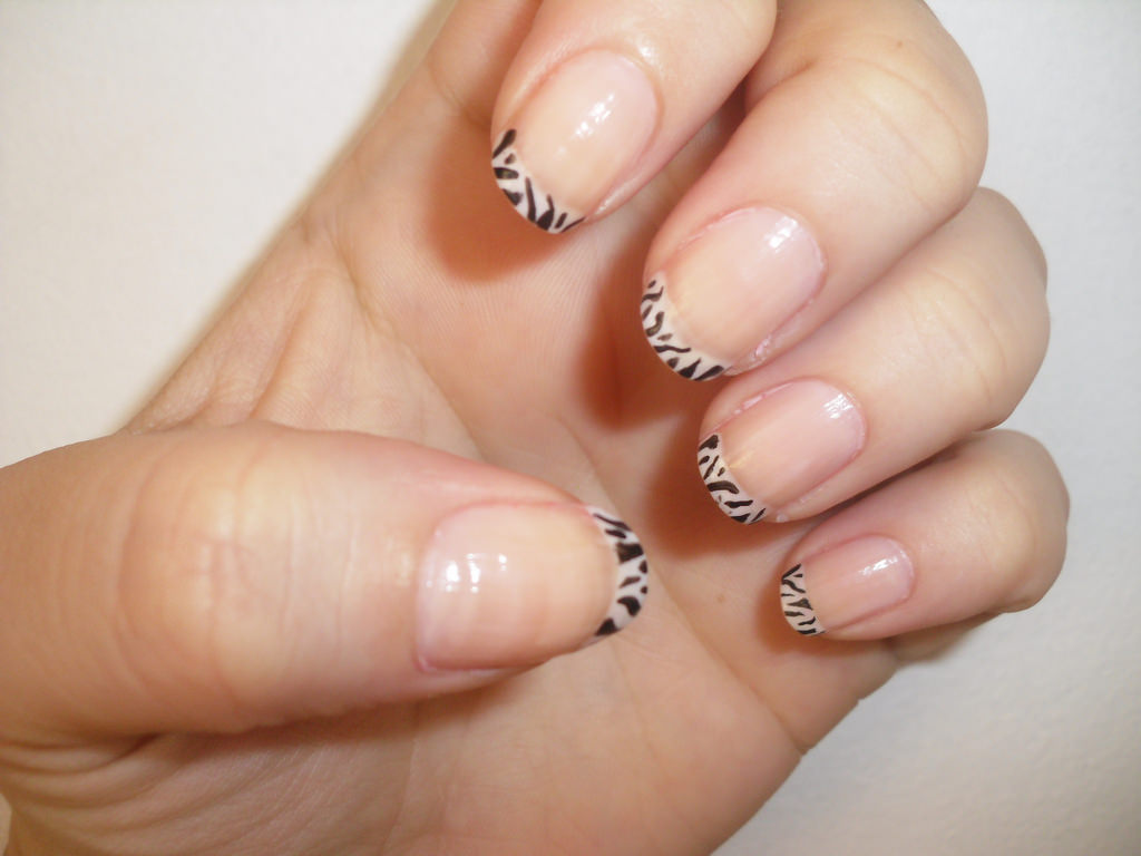 de zebra nail design