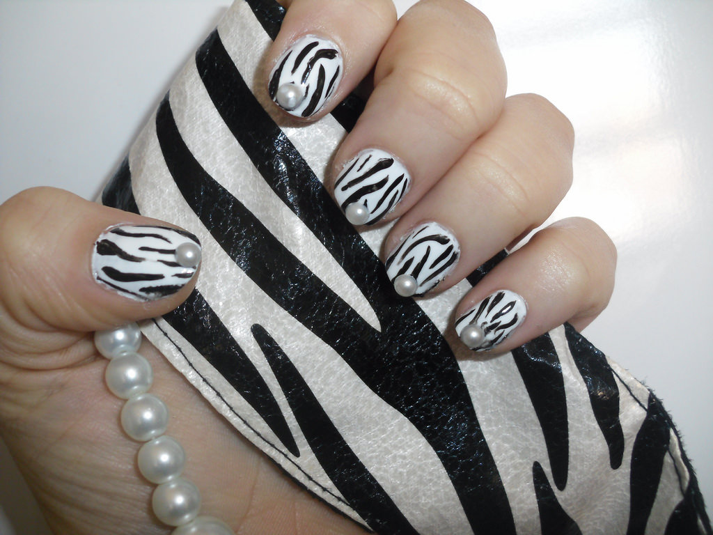 execellent zebra nail design