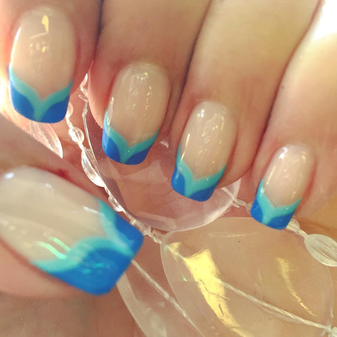 blue french tip nail design