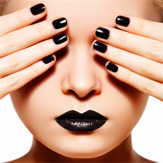 black acrylic nail designs