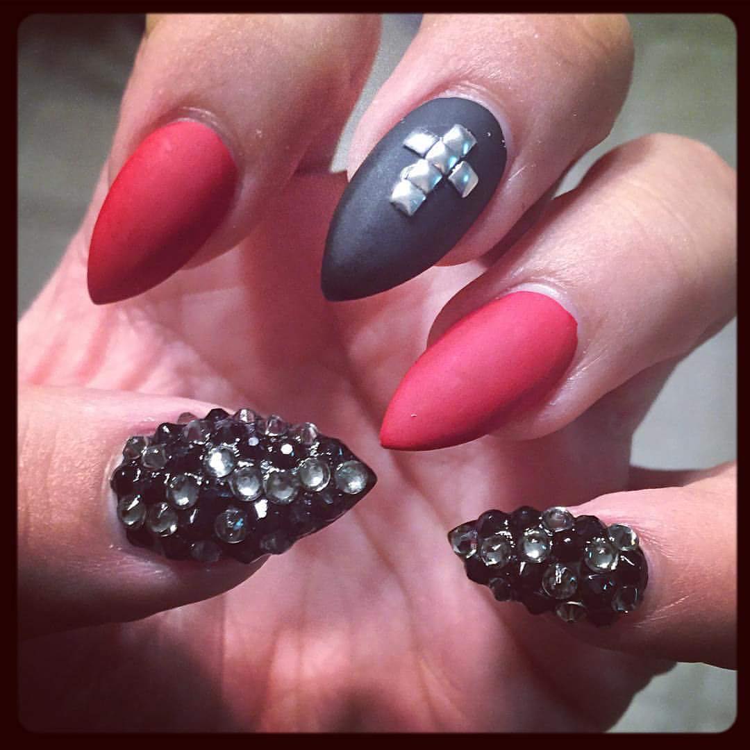black and red acrylic nail designs 
