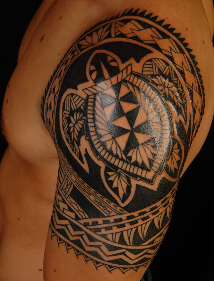 polynesian geometric tattoo
