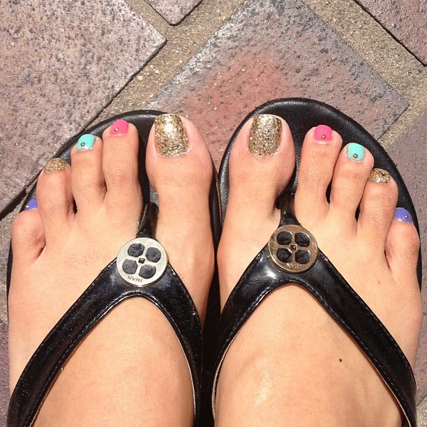 princess toe nail design