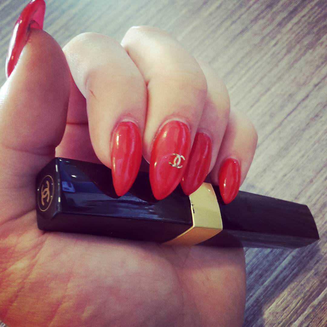 love red nail design