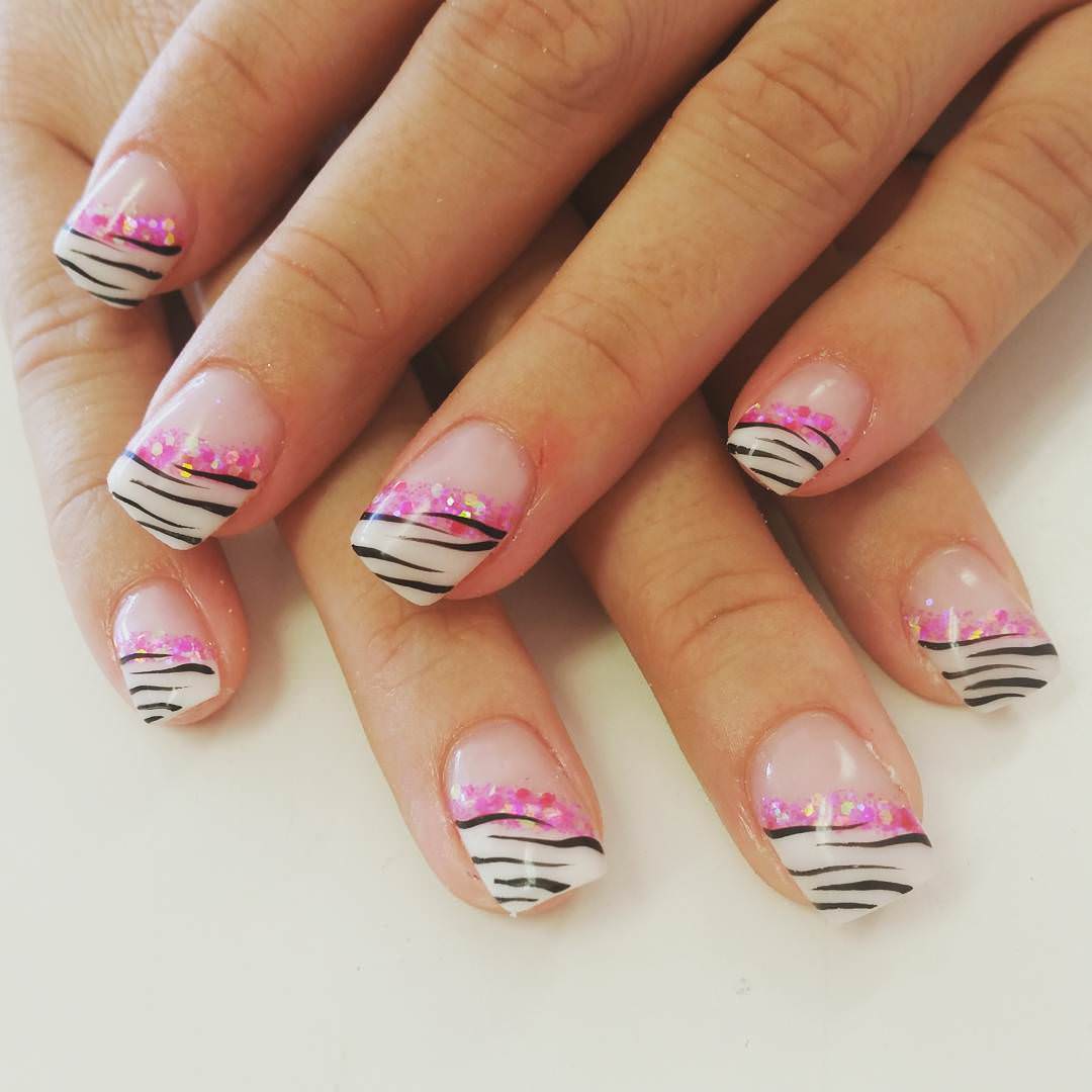 glitters zebra nail design