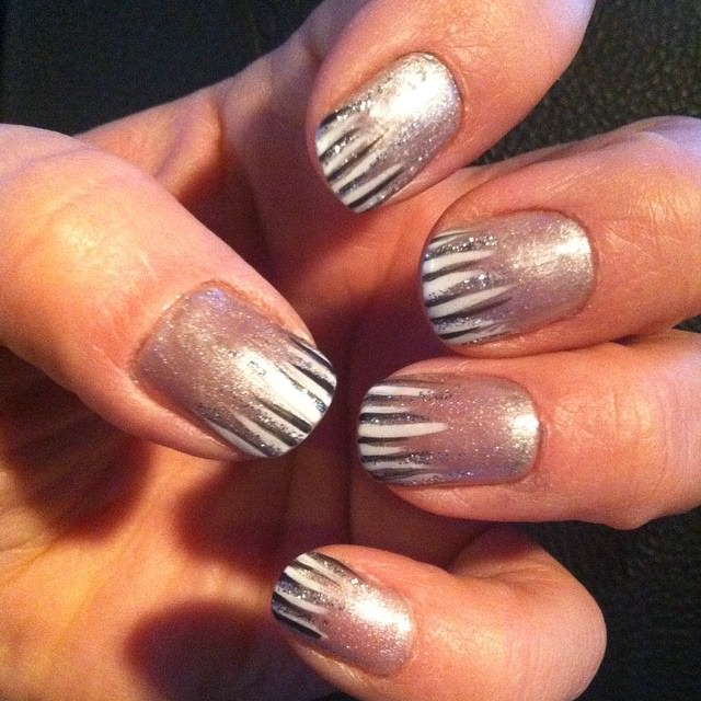 silver nail designs18