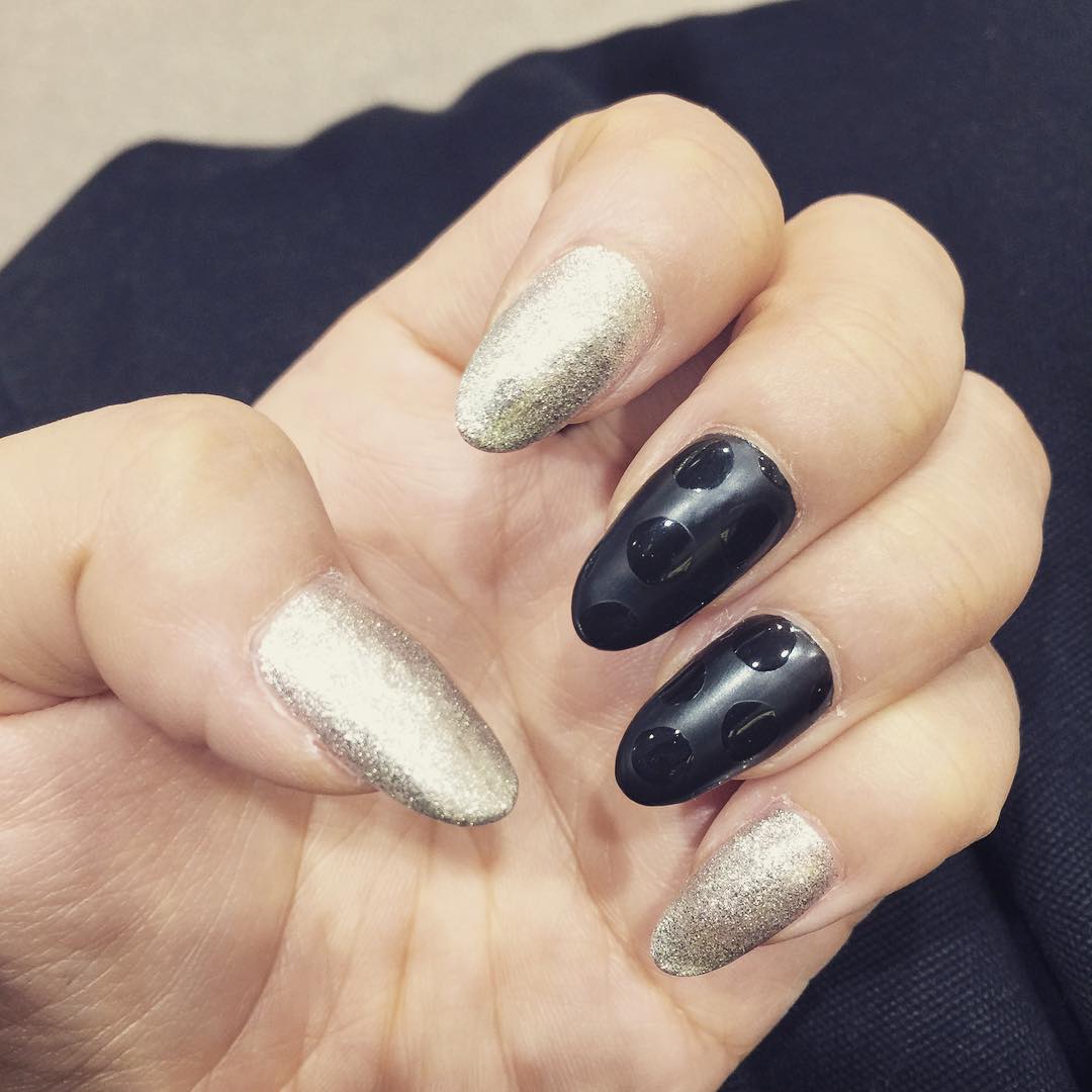 silver nail designs19