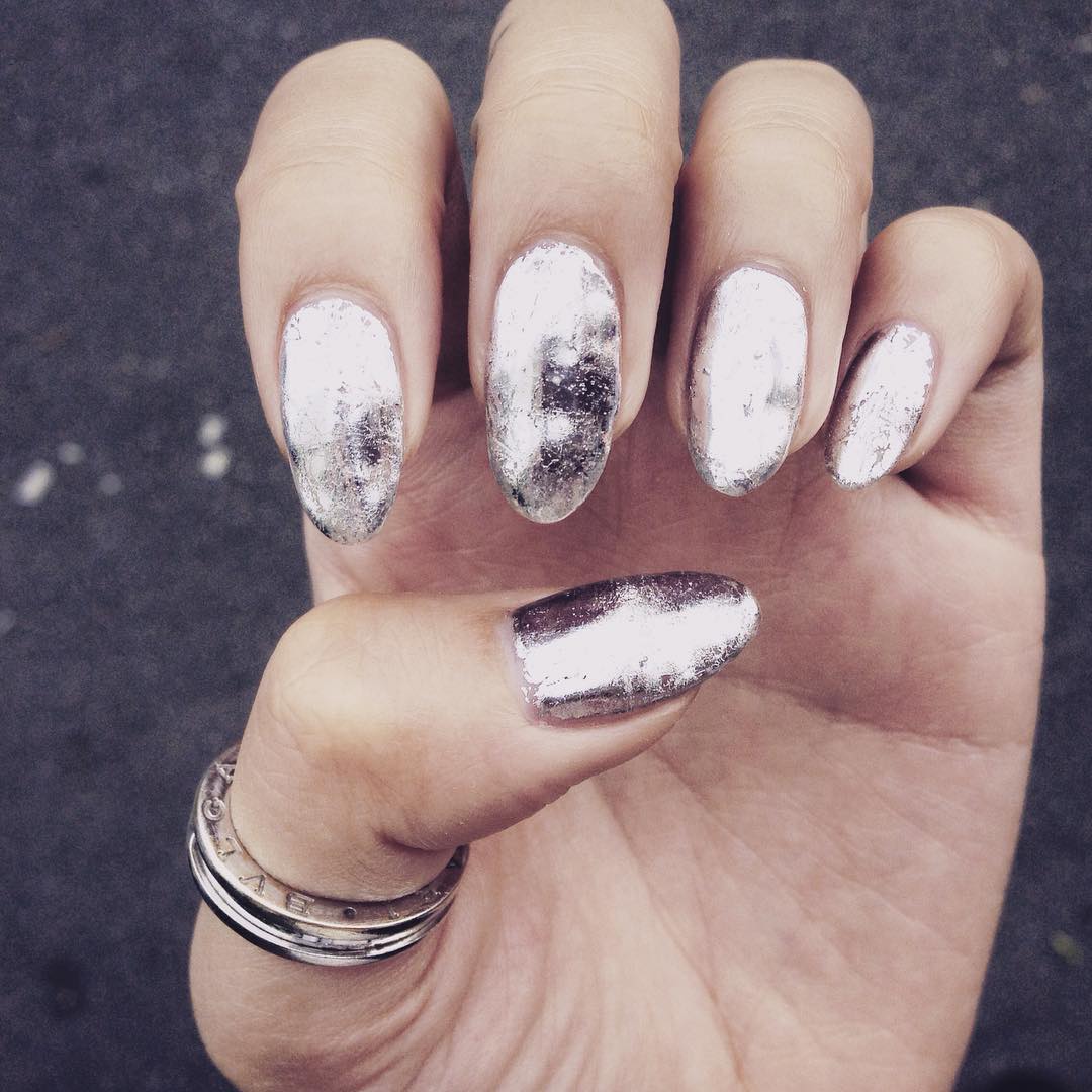 silver nail designs30