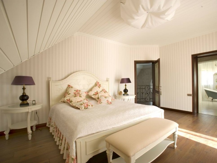 white attic cottage bedroom idea