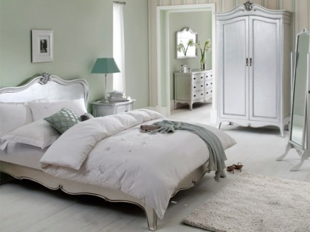 elegant bedroom design for royal look