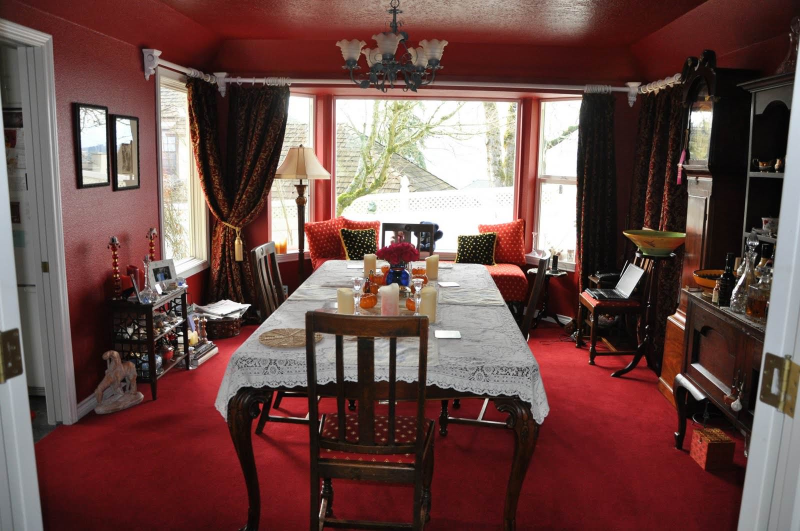 red dining room design