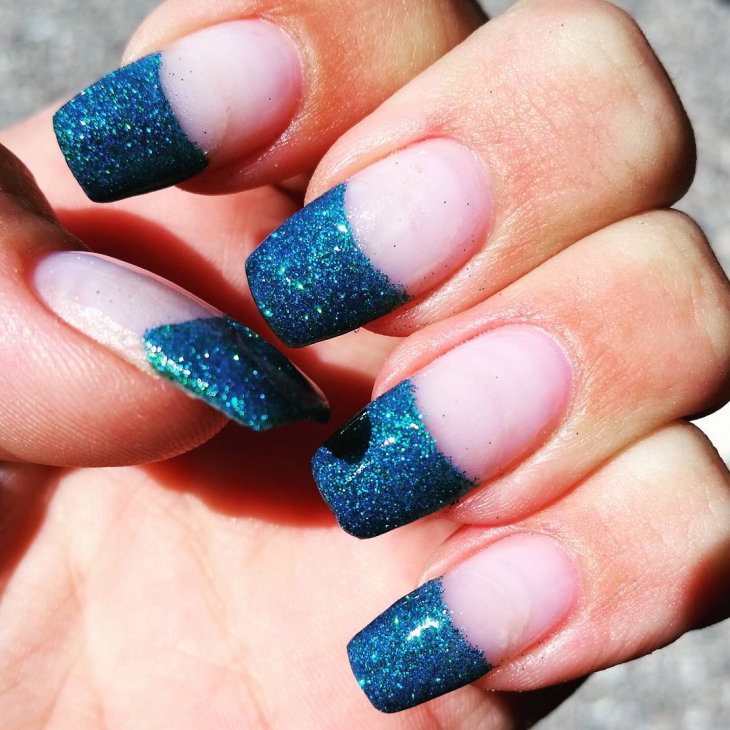 blue sparkle nail design1