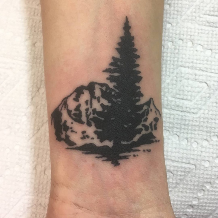 tree wrist tattoo design