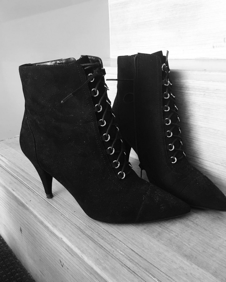trendy black color boots idea