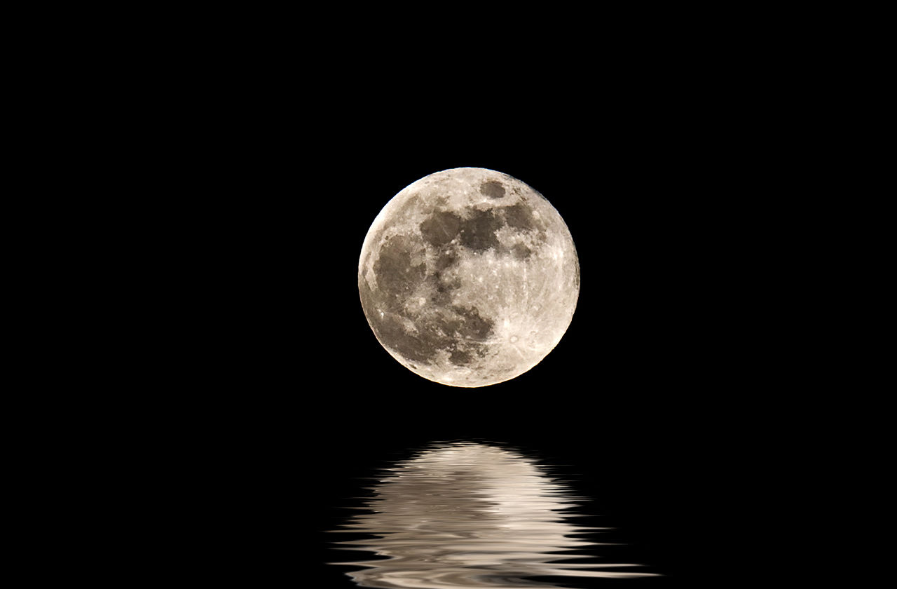 moon reflection background