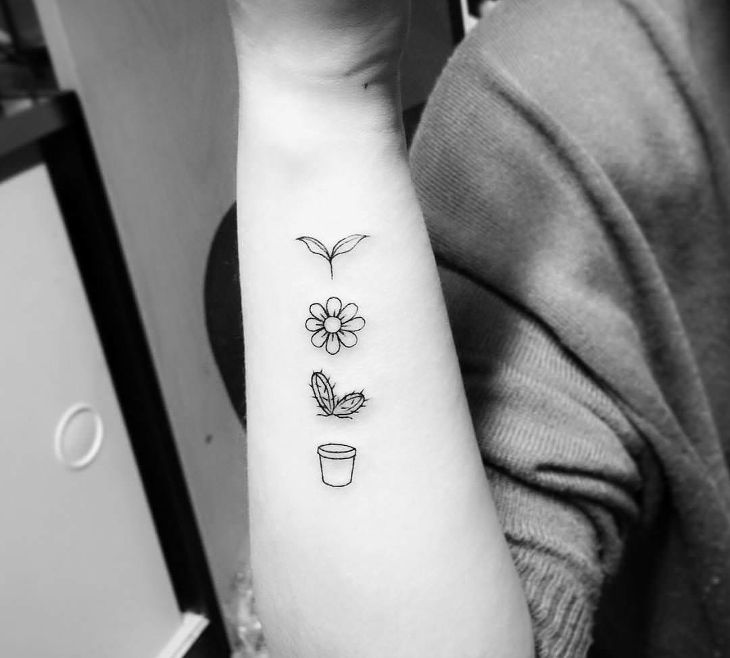 fashionable flower tattoo on hand
