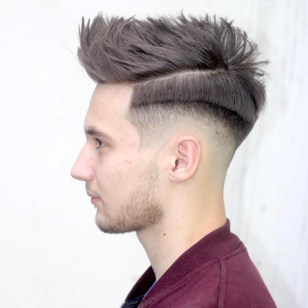 Coupe de cheveux étape de fondu d'ombre