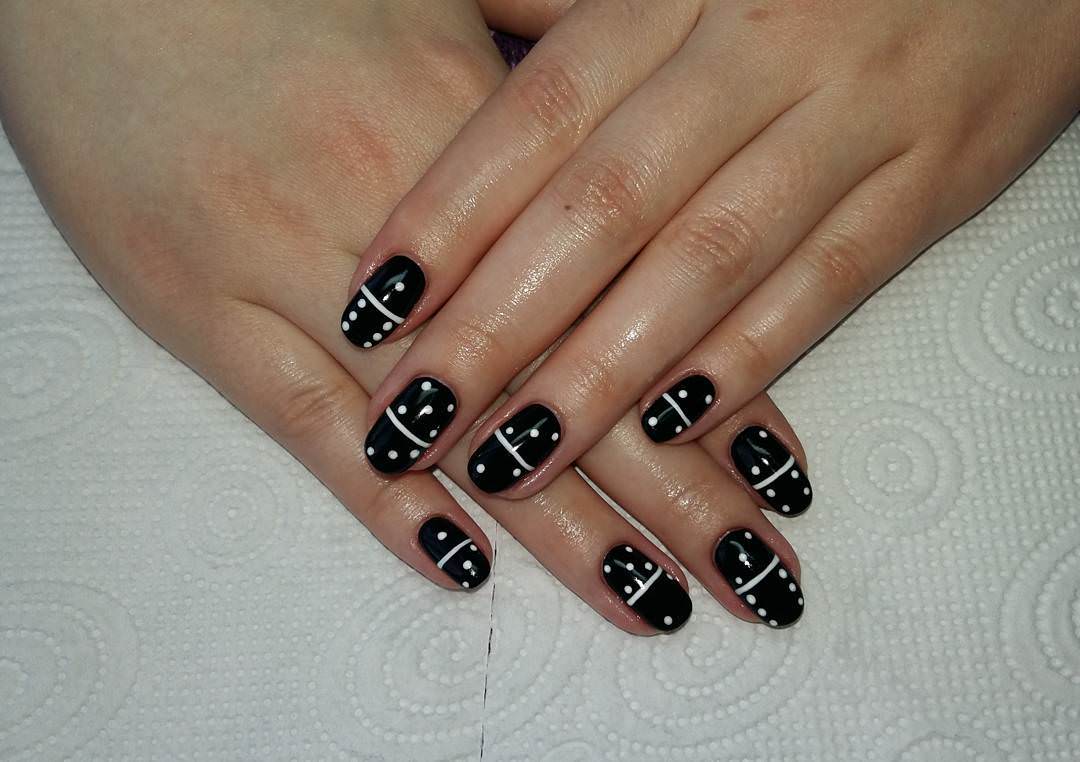 elegant classy black nail design