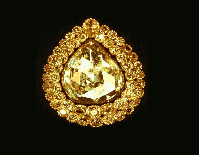beautiful golden pear diamond ring
