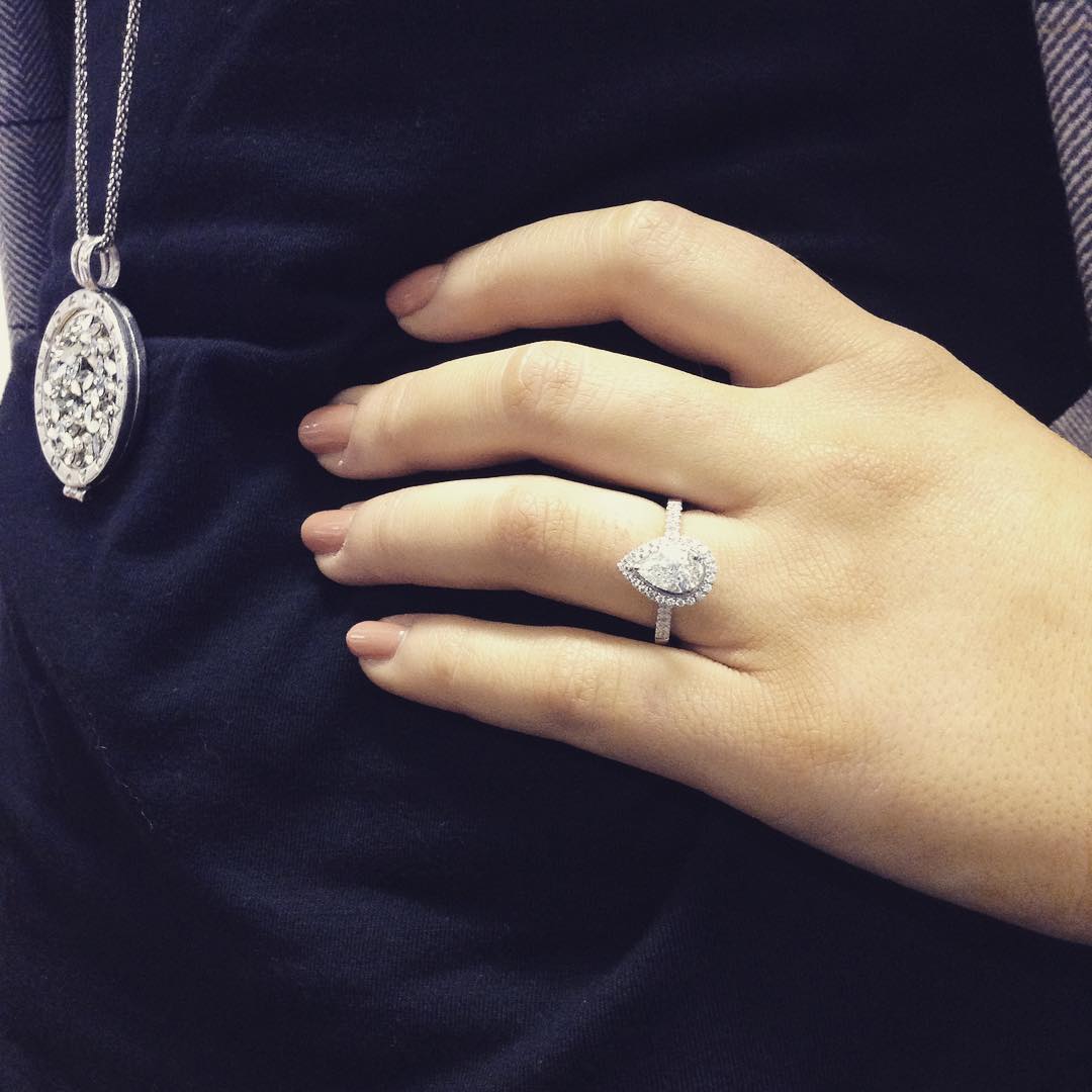 stylish modern pear diamond ring
