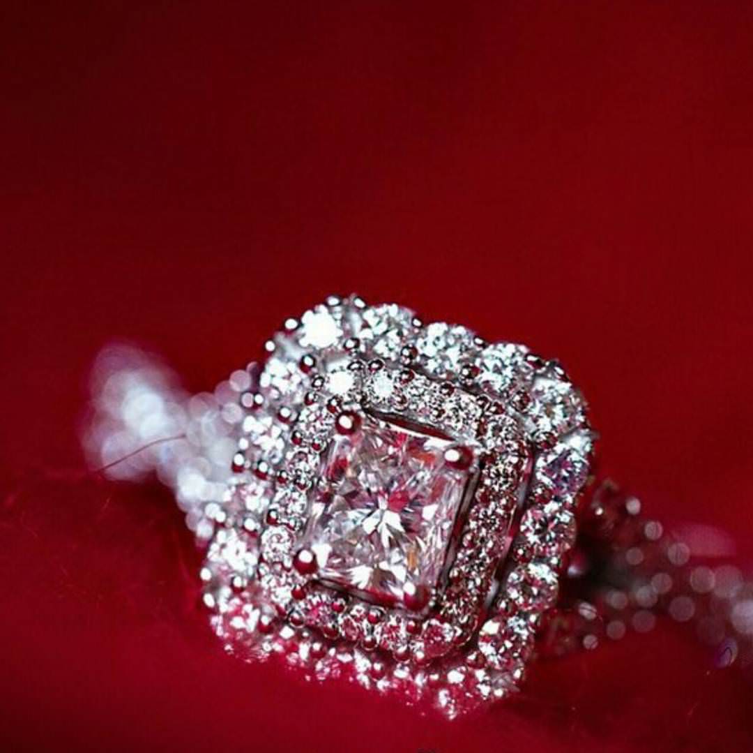 sparkling square shape diamond ring
