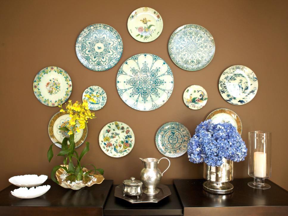 dining room with wall art plates