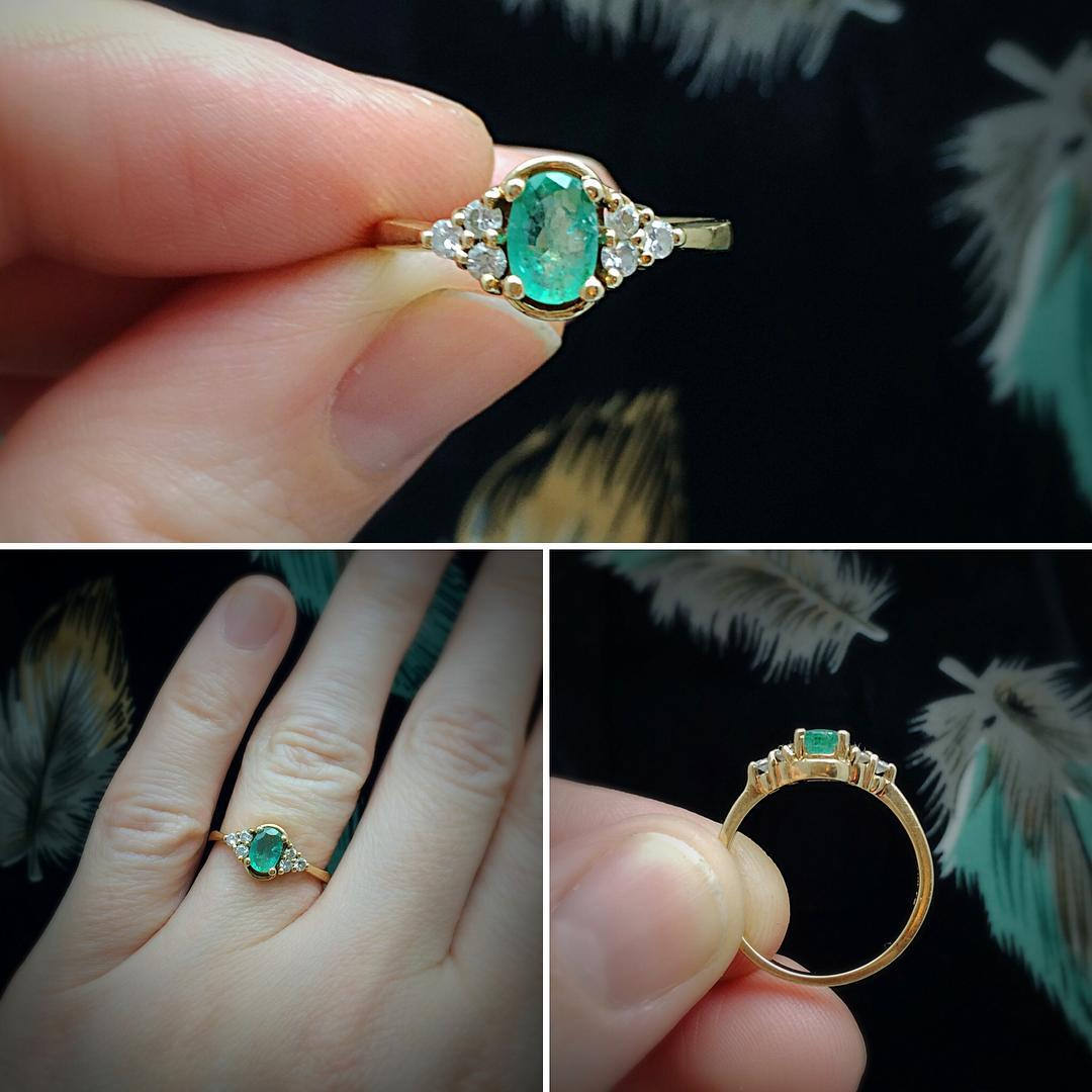 emerald green stone ring