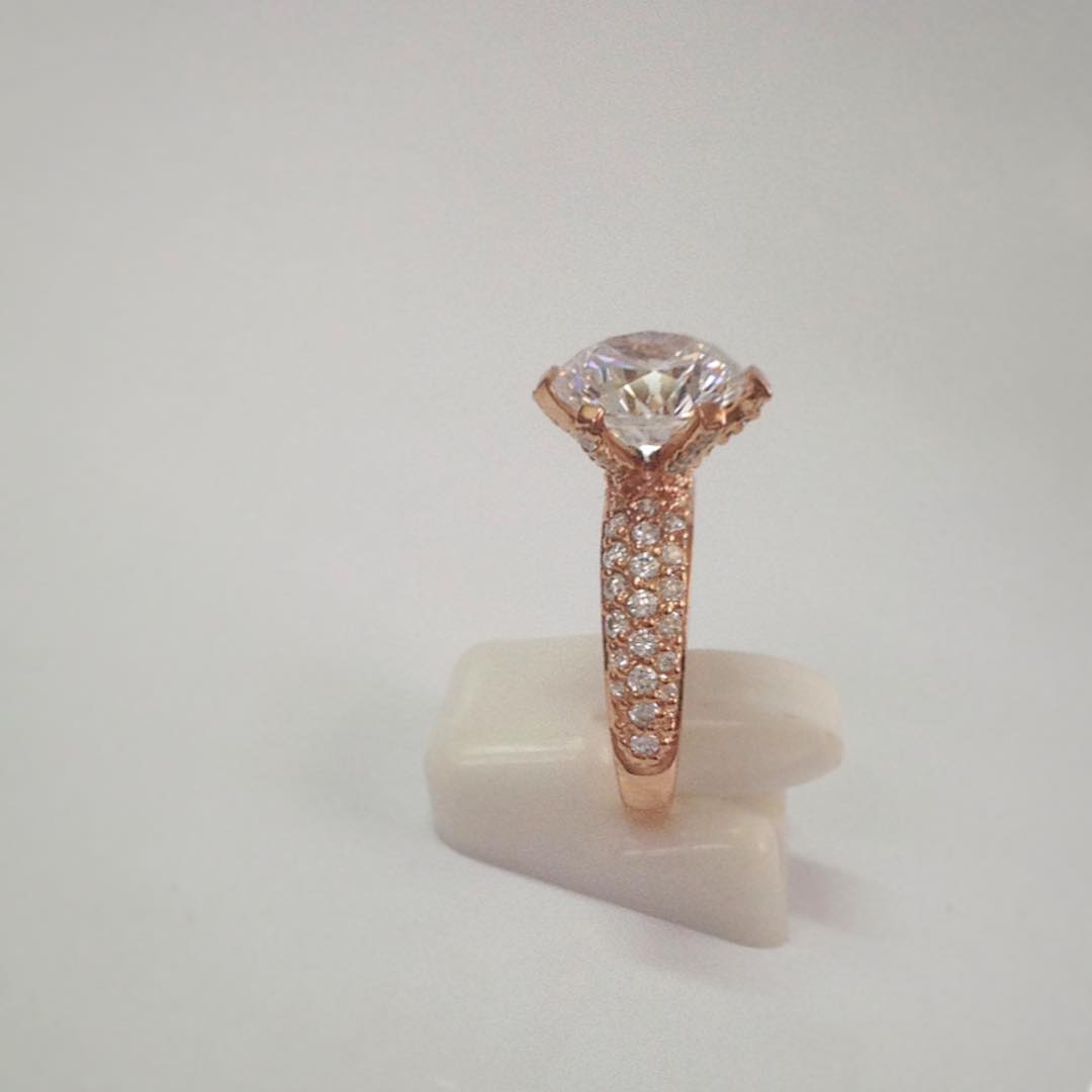 rose gold diamond ring