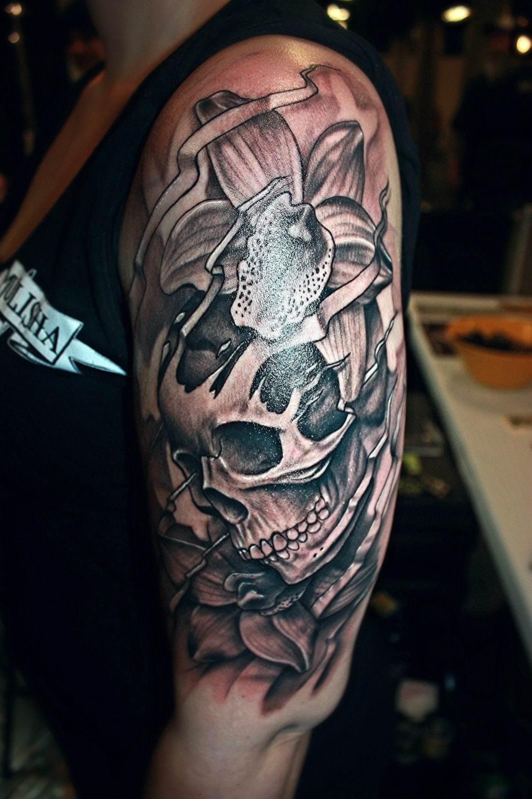 skull with lilly flower1