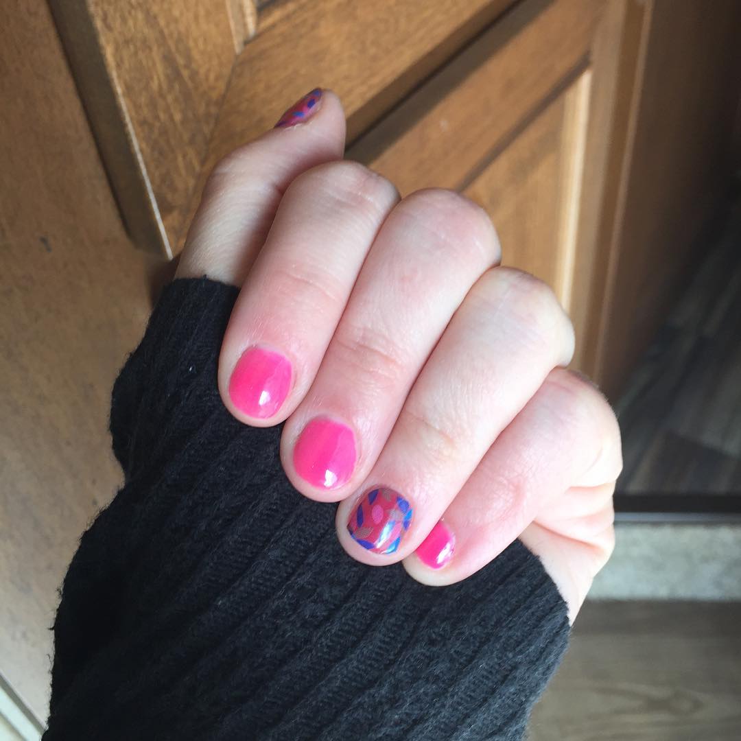 pink easy nail art design