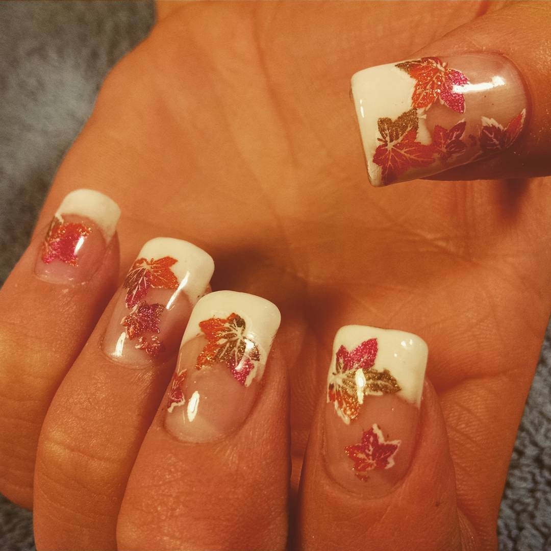 white red fall nail designs1