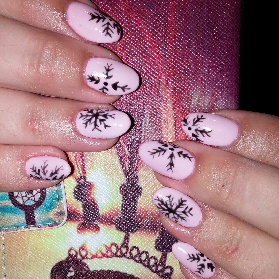 light pink fall nail design