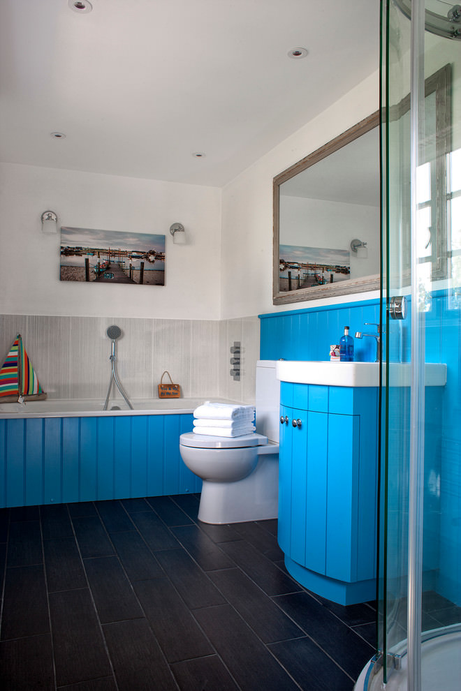 classy blue bathroom design