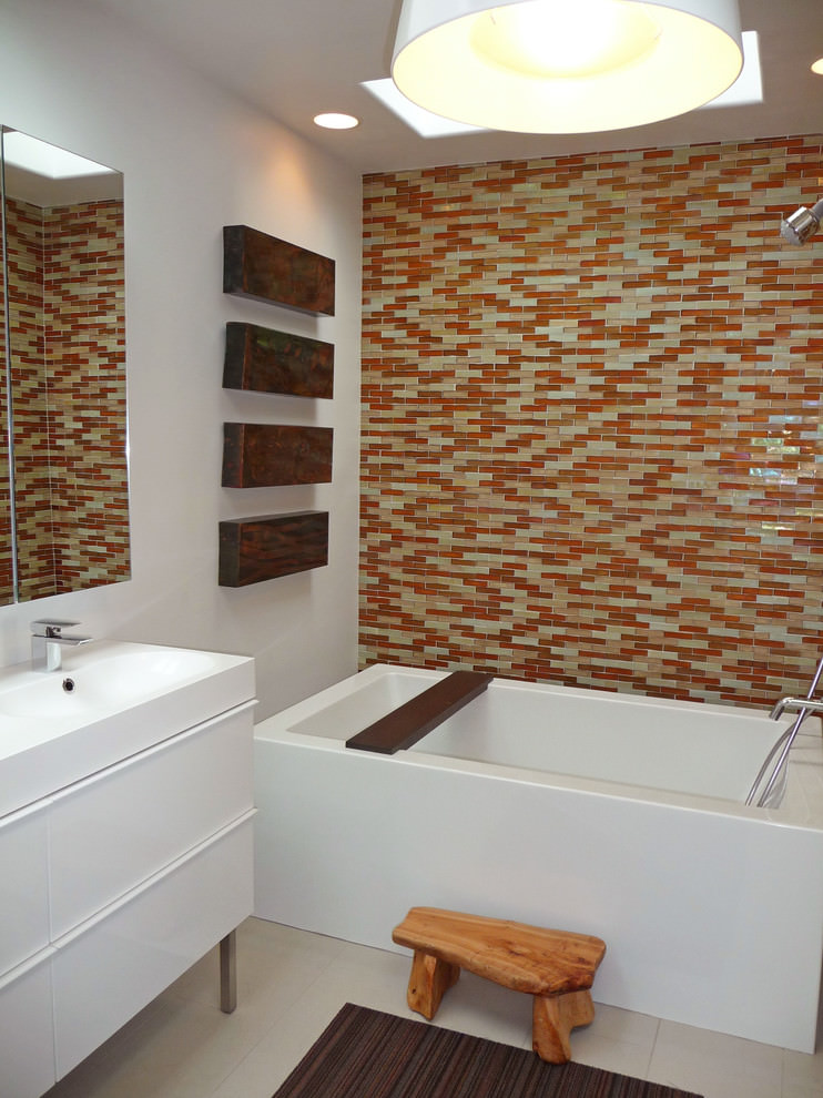 modish bathtub tiles design