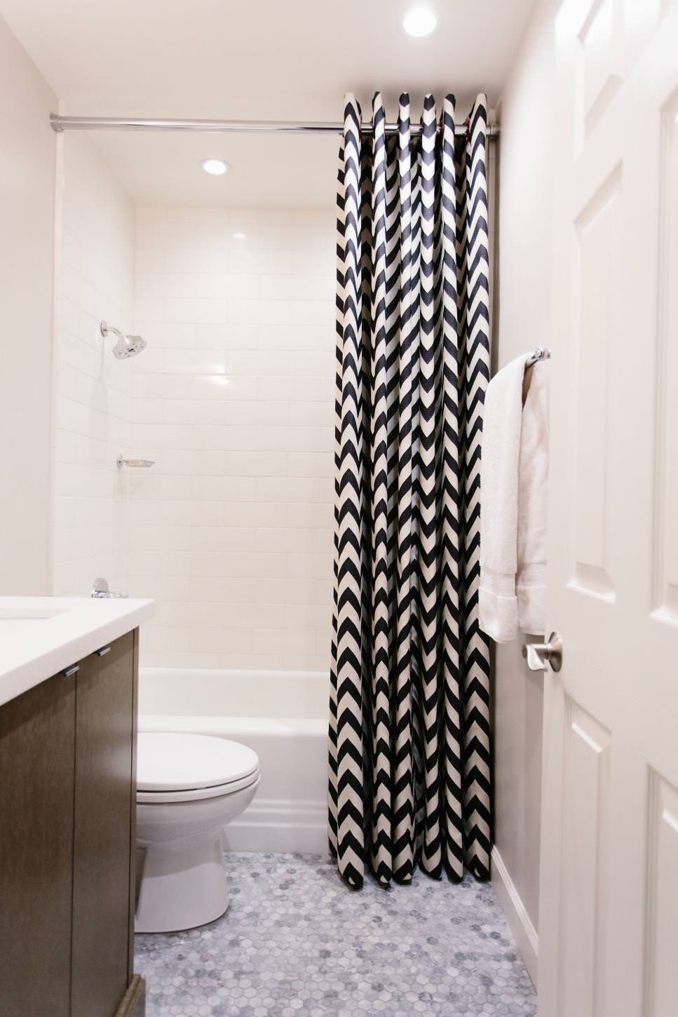 small bathroom and white chevron curtain design