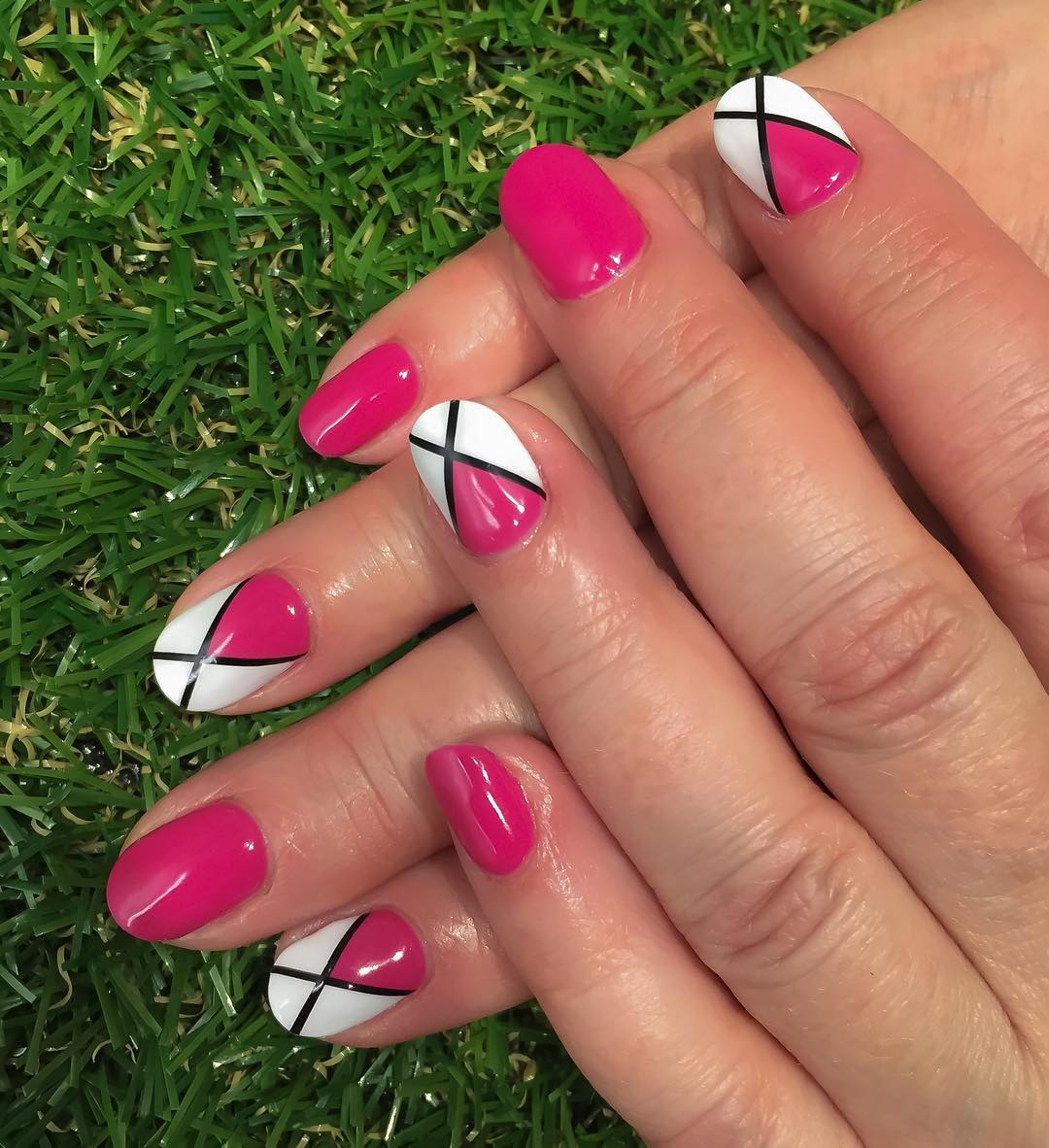 beautiful pink stripe nail design