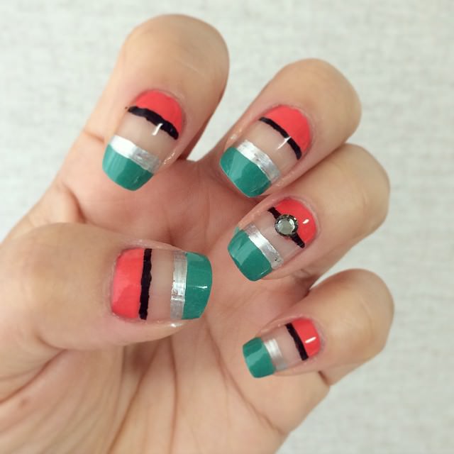 classy stripe nail design