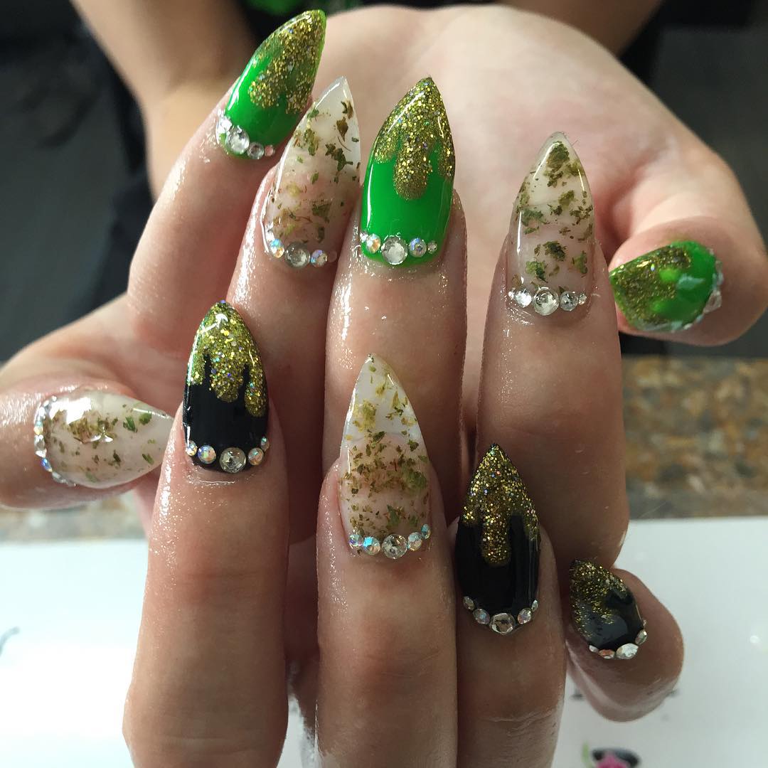 green weed nail design