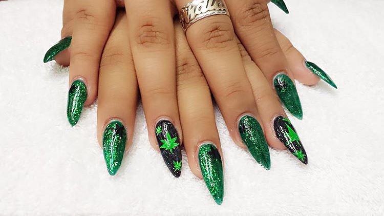 green shining weed nail design