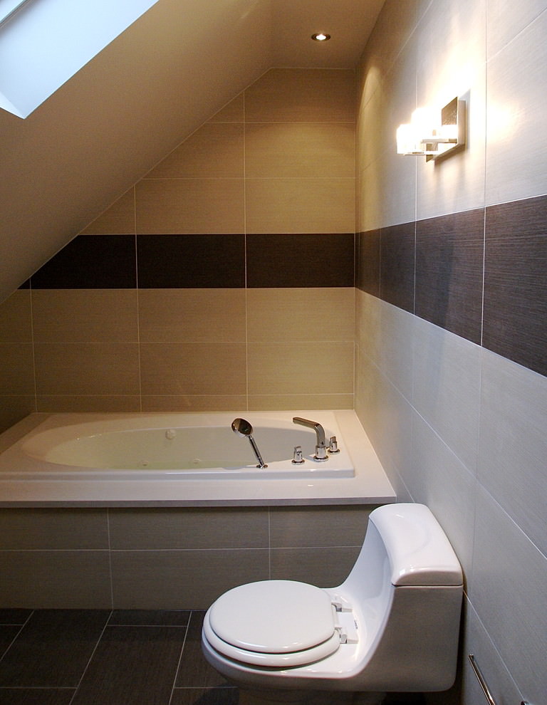 modern attic bathroom design