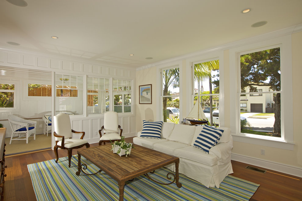 traditional beach living room design