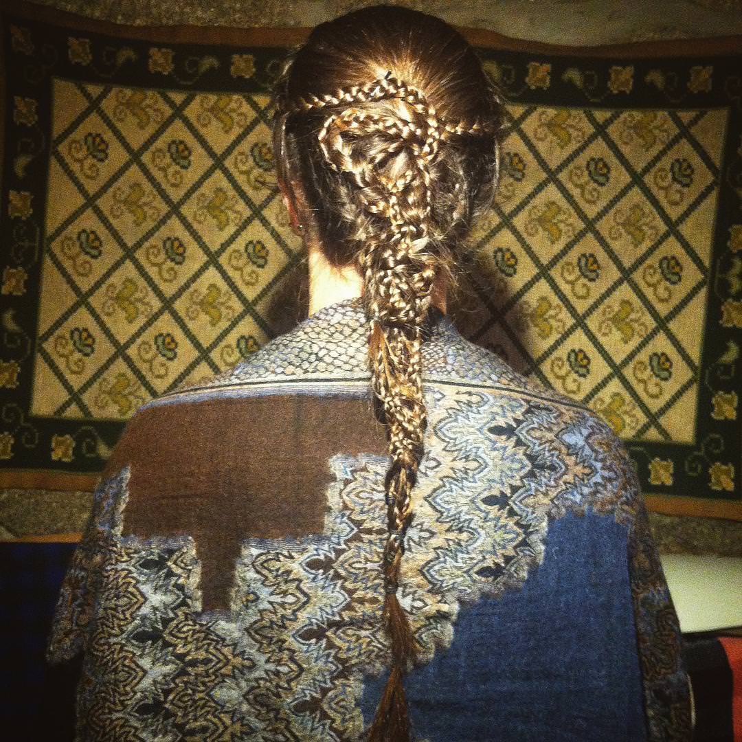 simple nice looking medieval hairstyle