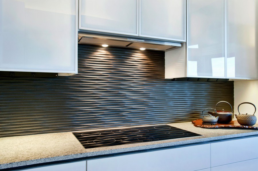 wavy graphite kitchen tile design