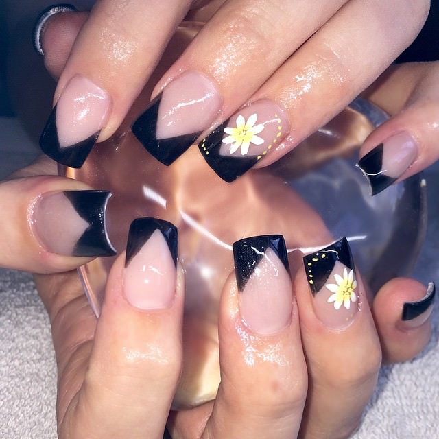 cute flower black tip nail design
