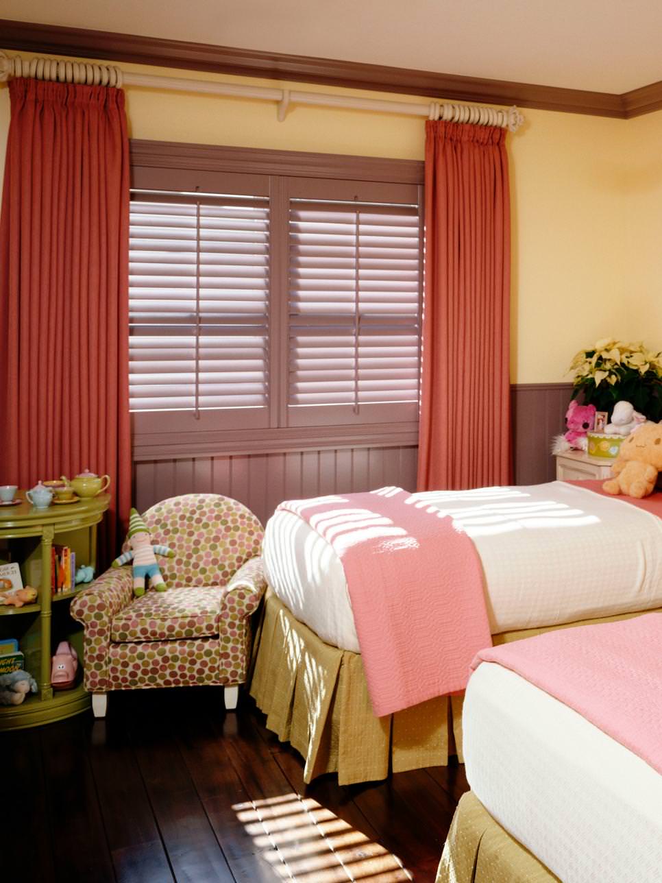 girls bedroom with twin beds