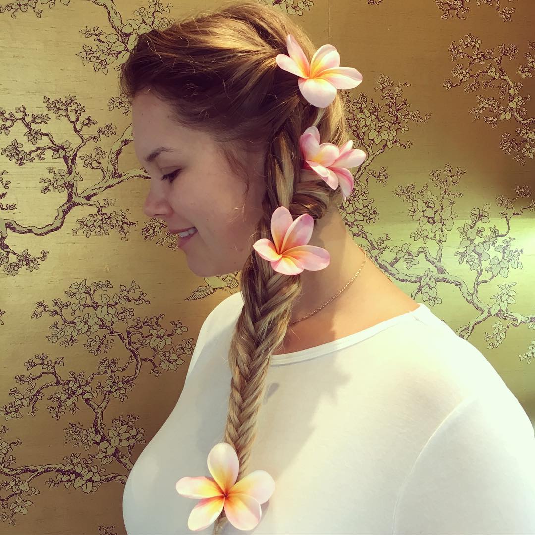 Hairstyles Decorated With Flowers