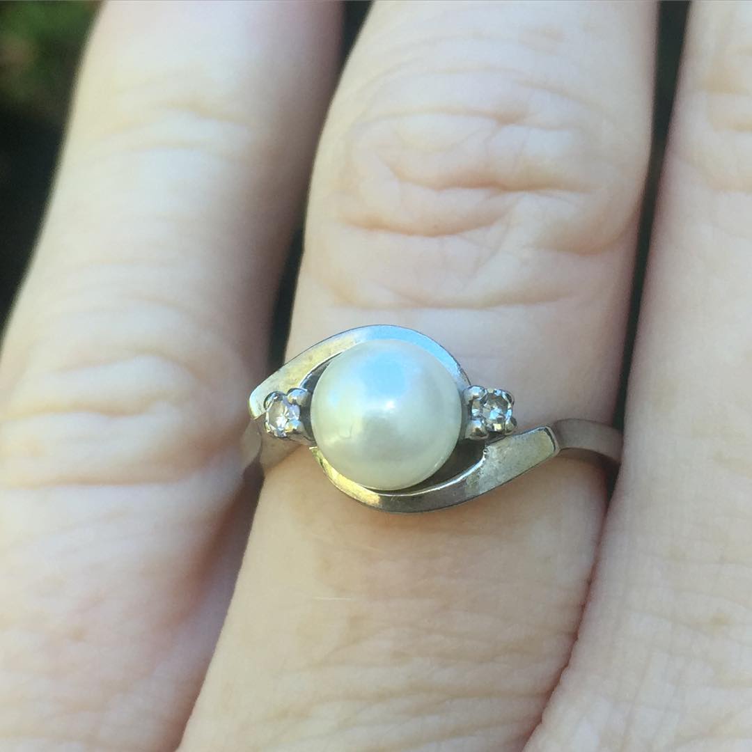 classy engagement ring design