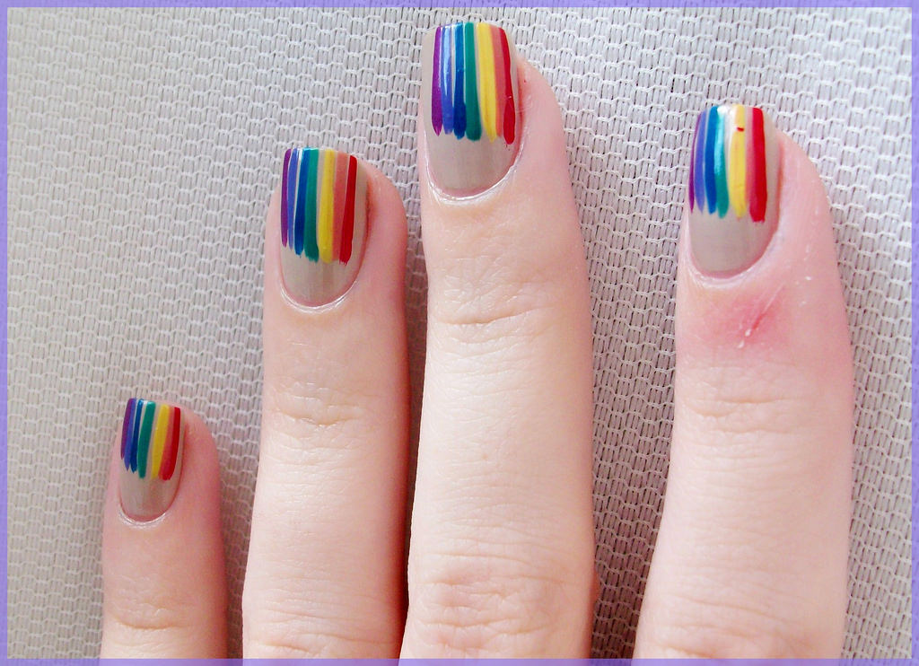 lined design of rainbow
