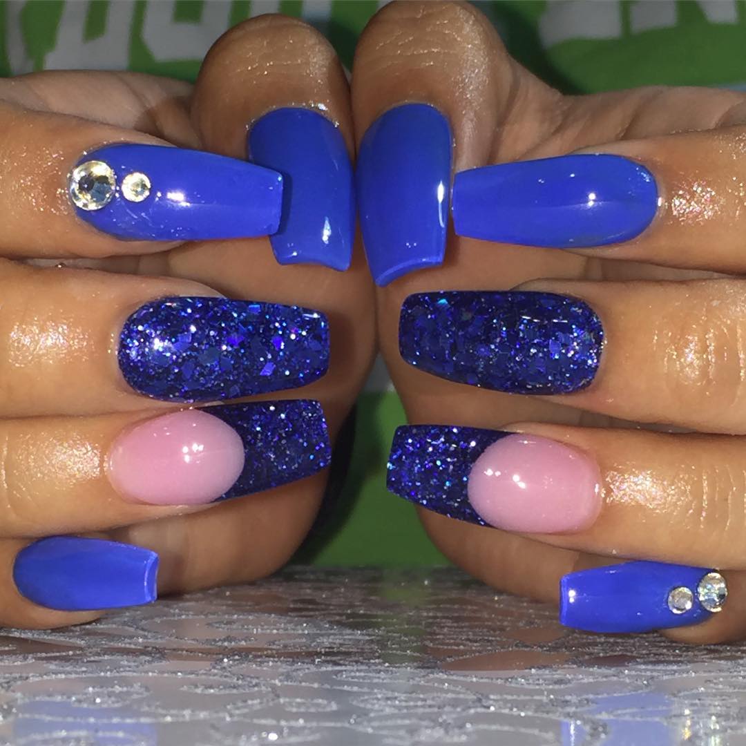 blue colored nails